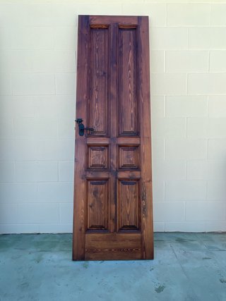 Puerta madera maciza