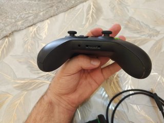 Controller Xbox One Nero + Base di Ricarica