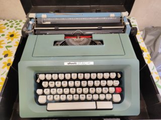 Máquina de escribir Olivetti Studio 46