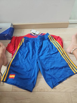 Camiseta Adidas España Talla xl niño
