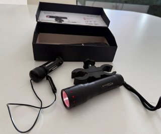 Linterna LEDLENSER P7 + Accesorios Montaje y Mando