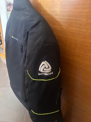 Chaqueta Mtech Negra Talla L