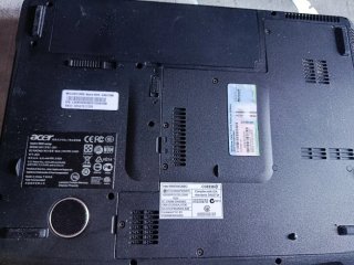 Ordenador portátil Acer negro con cargador