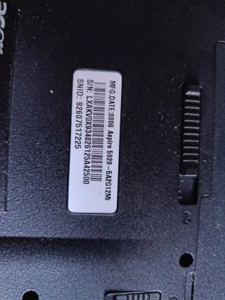 Ordenador portátil Acer negro con cargador