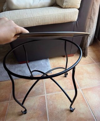 Mesa auxiliar redonda metálica