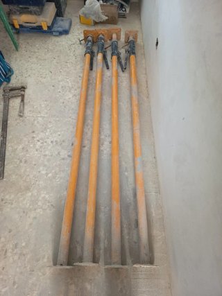 Puntales de obra naranjas (4 unidades)