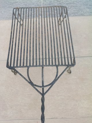 Parrilla de hierro antigua. Para barbacoa y fuego.
