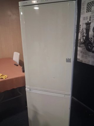 Nevera de regalo (no funciona)