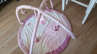 Manta de actividades para bebé rosa
