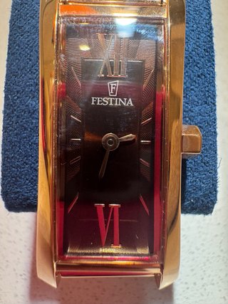 Reloj Festina Dorado Mujer Nuevo