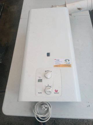 Calentador gas Saunier Duval blanco