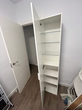 Columna de baño blanca