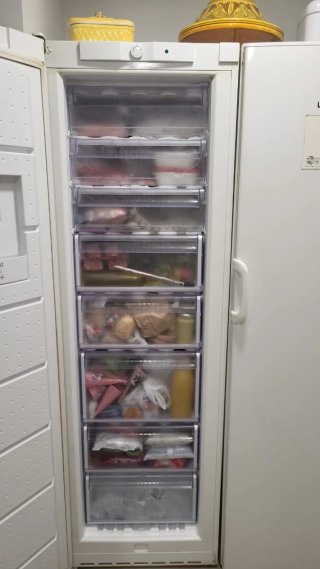 Congelatore e frigorifero verticale in vendita