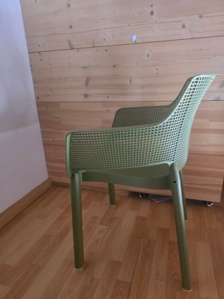 Silla Elisa verde de plástico