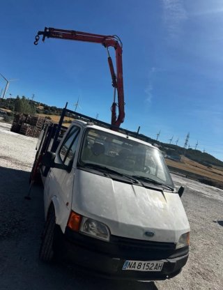 Ford Transit con grua