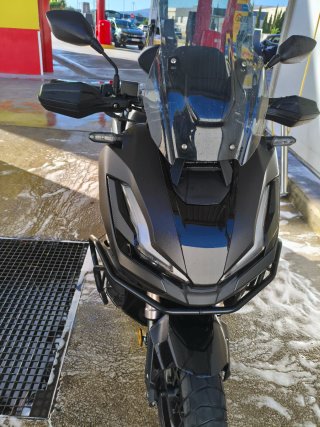 Honda ADV 350  Scooter Negra