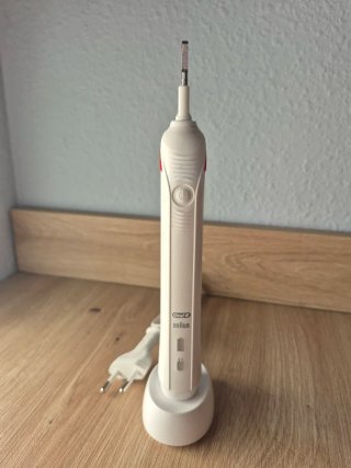 Cepillo Eléctrico Oral-B PRO 2 2000