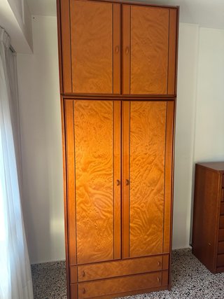 Habitación de adulto completa. Urge recoger