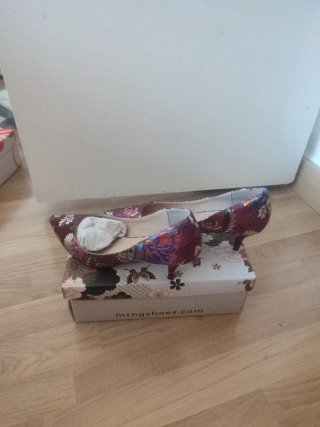 Zapatos Mustang tacón estampado floral, dan talla