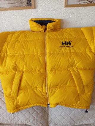 Plumón Helly Hansen reversible amarillo