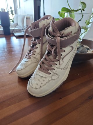 Zapatillas altas blancas y rosas Zara