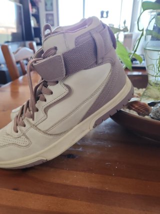 Zapatillas altas blancas y rosas Zara