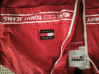 Cazadora mujer Tommy Jeans Roja Entretiempo