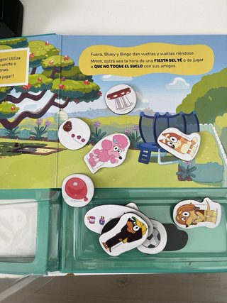 Bluey ¡Imagina y juega! : libro con imanes