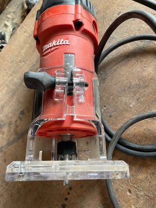 Fresadora Makita M3700