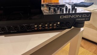 Controladora Denon DJ Prime 4+