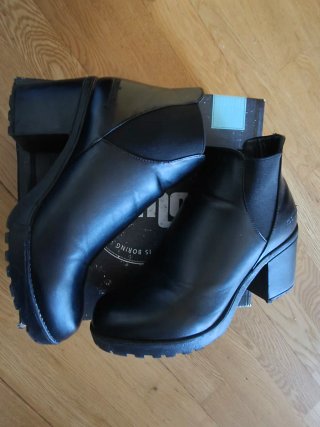 Botines negros mujer