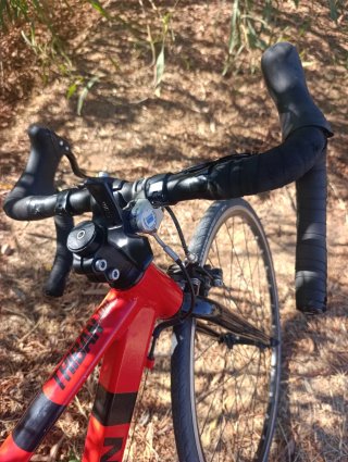 Bicicleta carretera infantil roja
