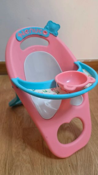 Carro de muñecas rosa con lunares