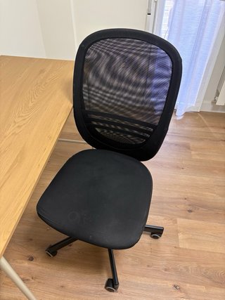 Escritorio y silla de oficina