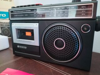 Radio Cassette Sanyo M2555LE con caja