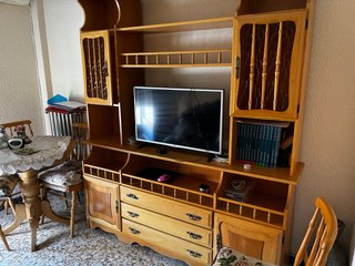 Mueble salón con mesa y 4 sillas