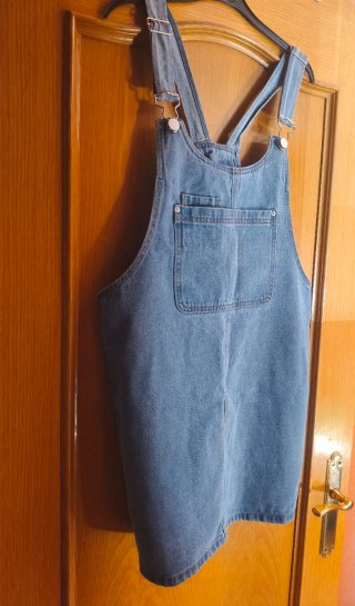 Vestido vaquero con peto