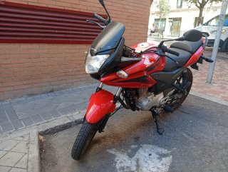 Honda CBF125 Roja y Negra