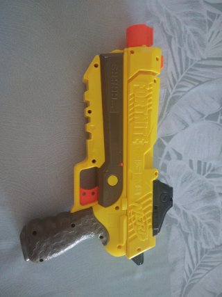 Pistola Nerf Amarilla Colaboración Con Fornite