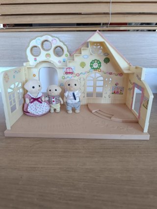 Casa Sylvanian Families con figuras perros