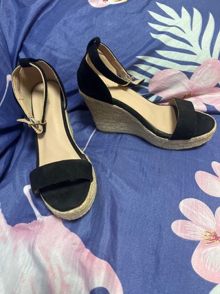 Sandalias esparto cuña negras