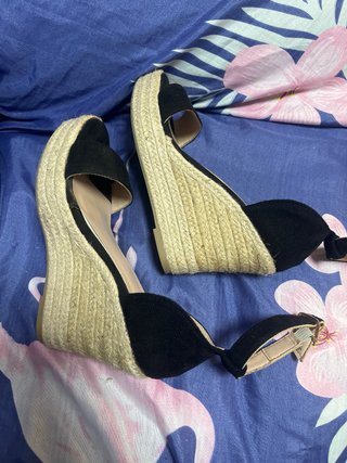 Sandalias esparto cuña negras