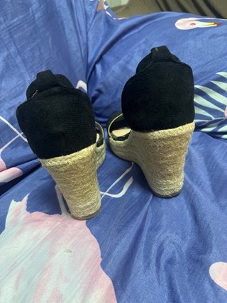 Sandalias esparto cuña negras