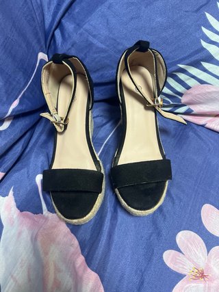 Sandalias esparto cuña negras