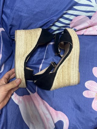 Sandalias esparto cuña negras