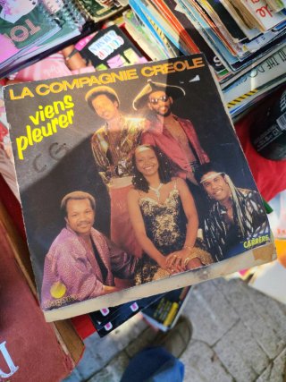 Lote 3 de 54 singles franceses