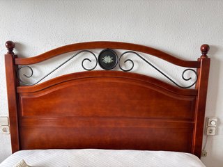 Cabecero de cama madera y metal