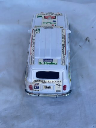 Coche de juguete Renault 4 Rallye Monte-Carlo