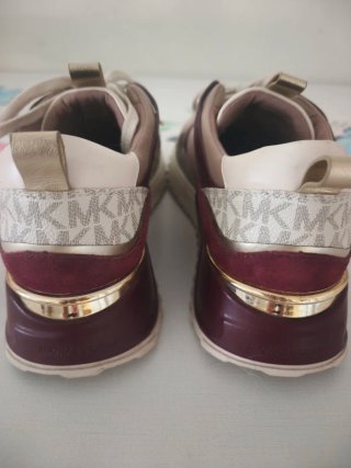 Zapatillas Michael Kors Beige y Doradas