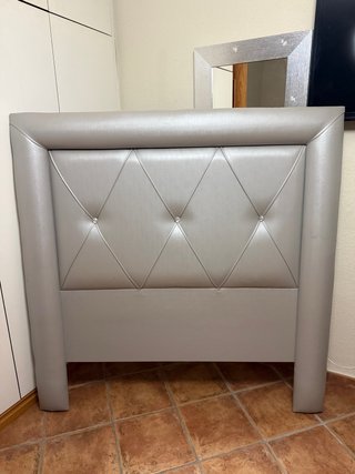Cabecero de cama polipiel plateado